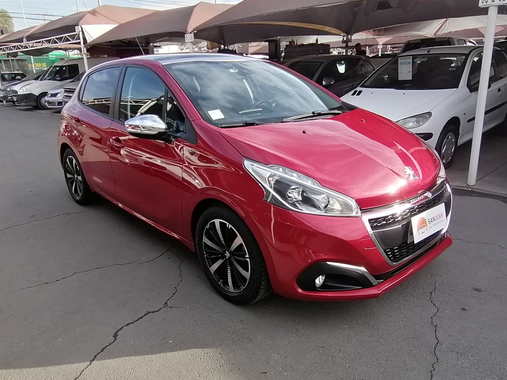 PEUGEOT 208