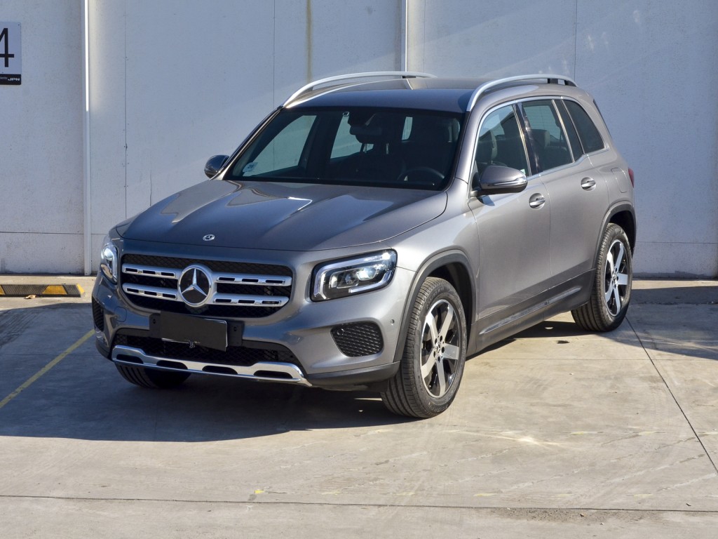 MERCEDES-BENZ GLB