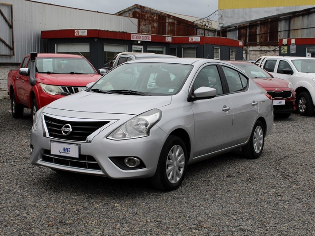 NISSAN VERSA