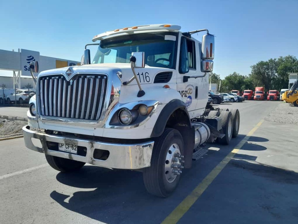 INTERNATIONAL 7600