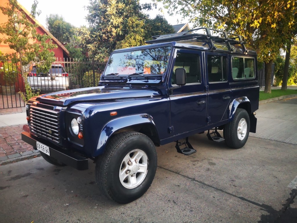 LAND ROVER DEFENDER