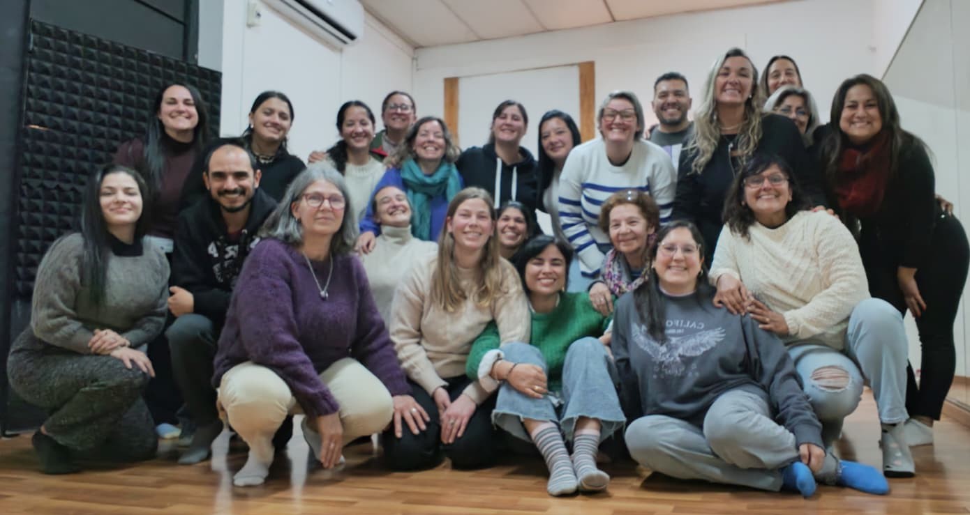 Grupo en sesión de constelaciones