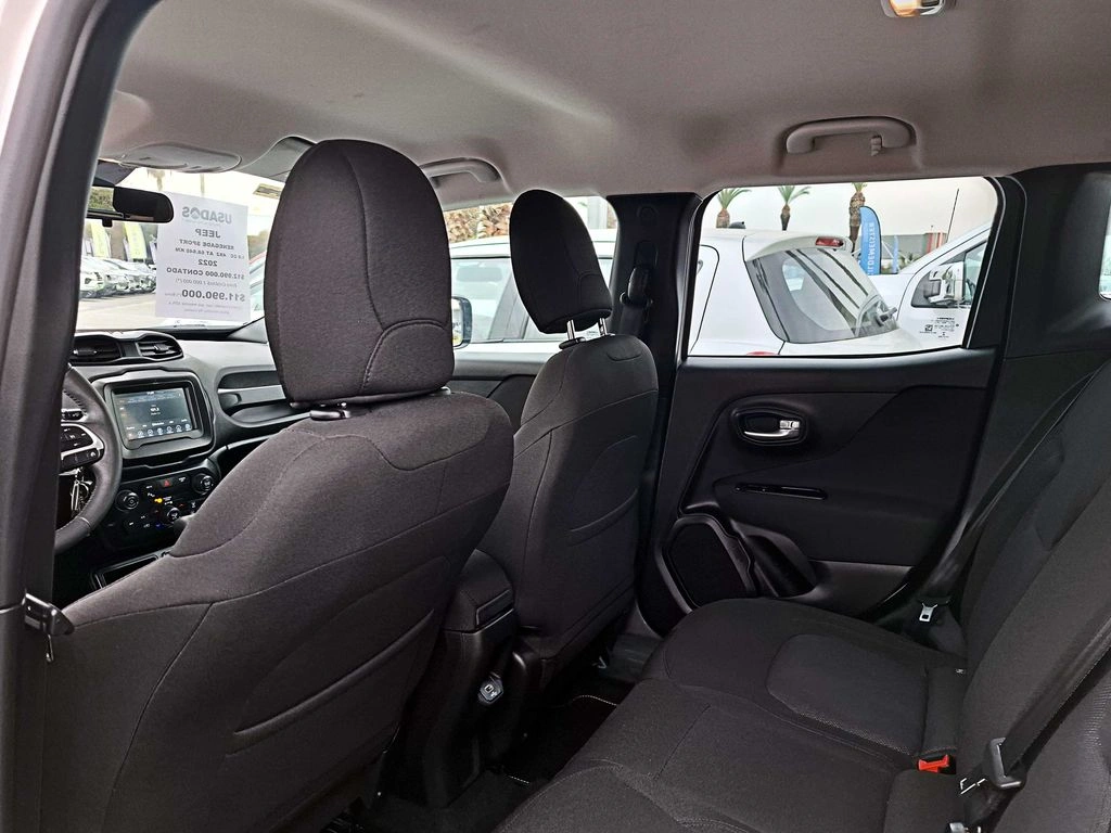 Jeep Renegade — foto 13 de 20