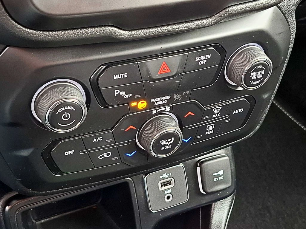 Jeep Renegade — foto 19 de 20