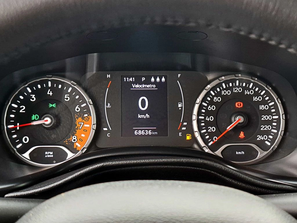 Jeep Renegade — foto 16 de 20
