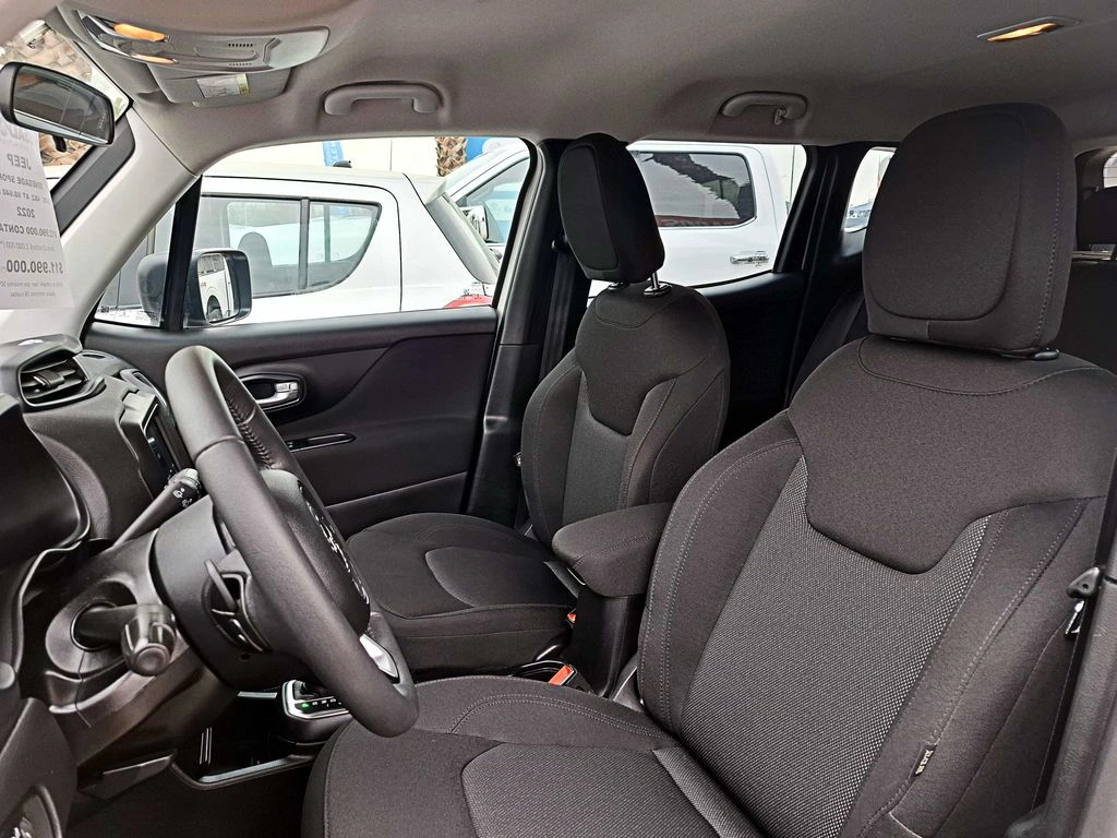 Jeep Renegade — foto 12 de 20