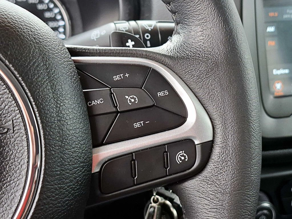 Jeep Renegade — foto 17 de 20