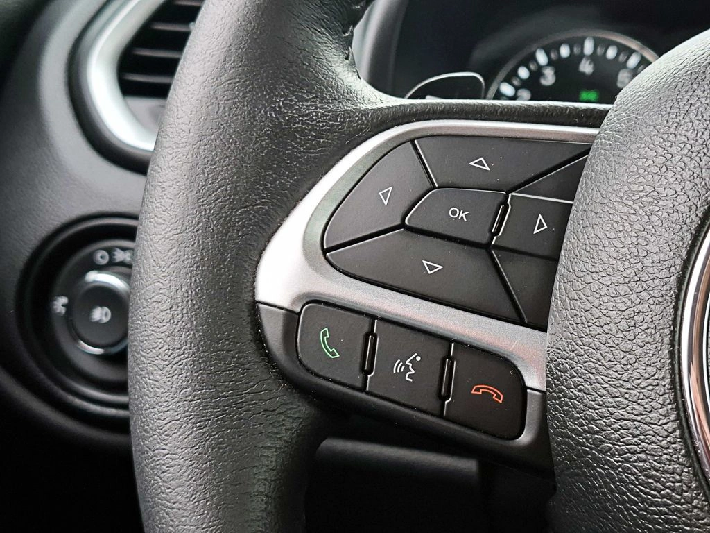 Jeep Renegade — foto 15 de 20