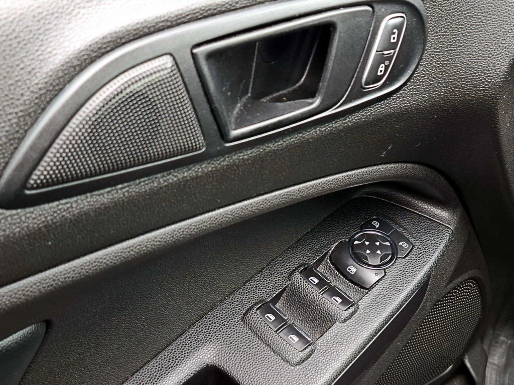 Ford Ecosport — foto 8 de 16