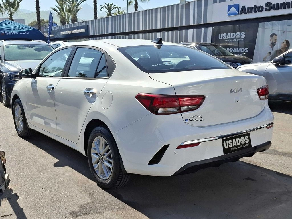 KIA Rio4 — foto 7 de 19