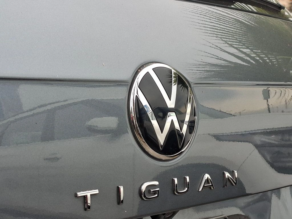 Volkswagen Tiguan — foto 7 de 17