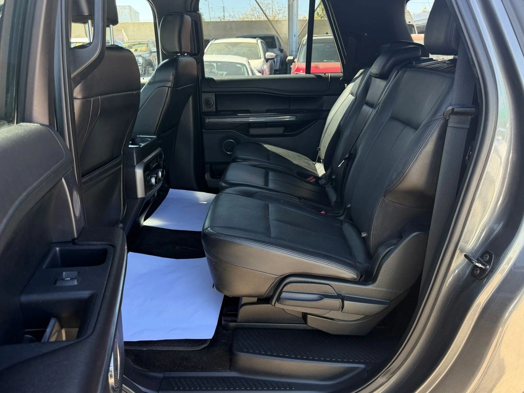 Ford Expedition — foto 14 de 17