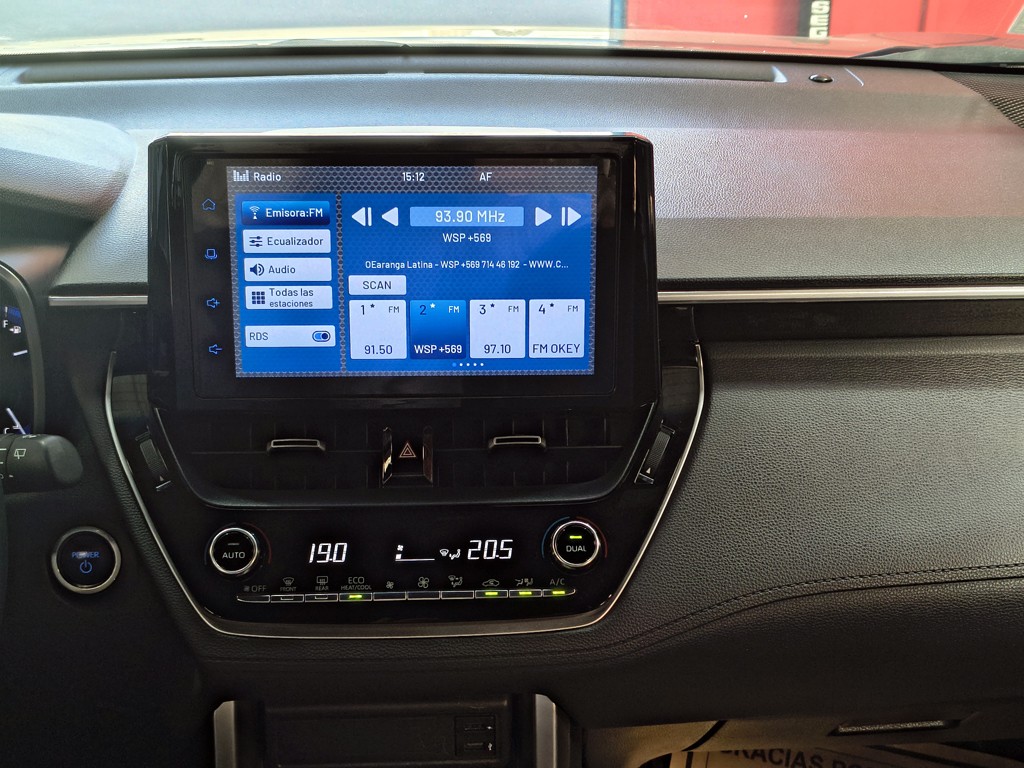 Toyota Corolla Cross — foto 18 de 23
