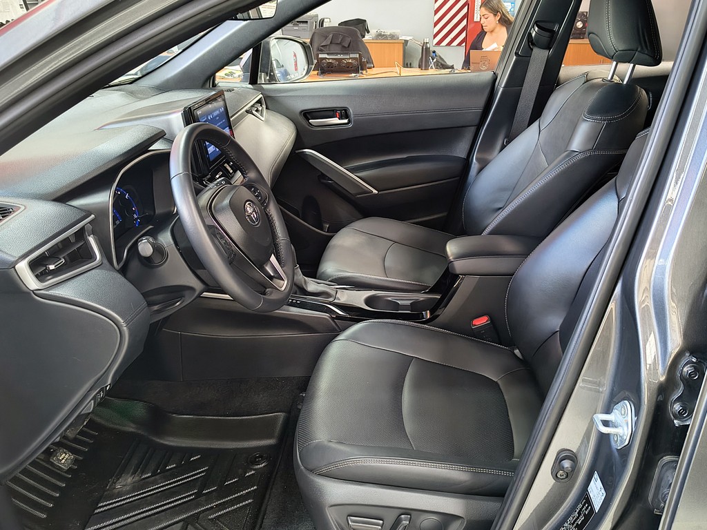Toyota Corolla Cross — foto 11 de 23
