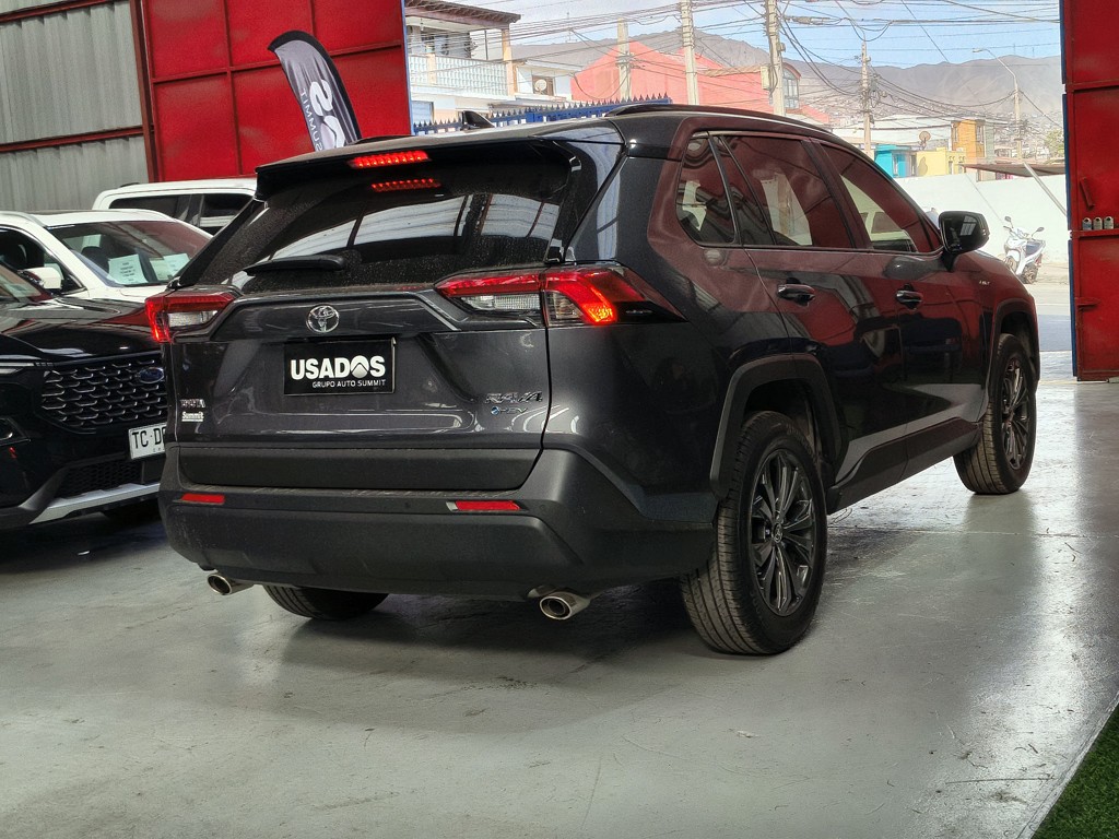 Toyota RAV4 — foto 8 de 23