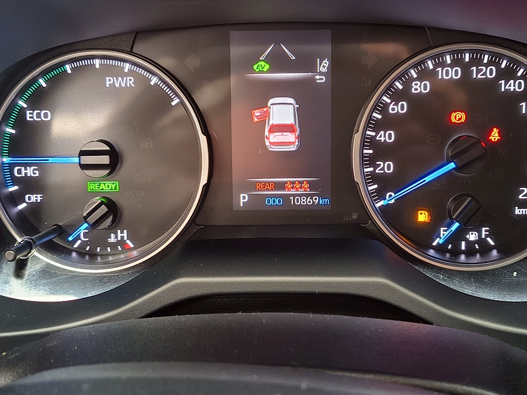 Toyota RAV4 — foto 14 de 23