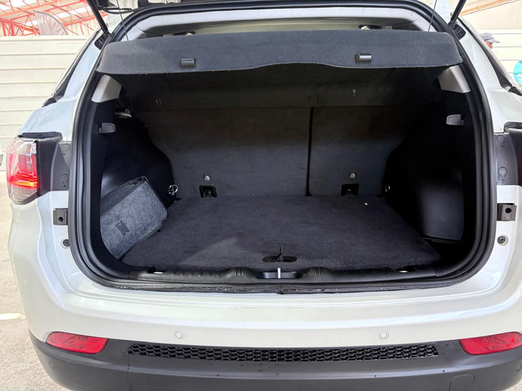 Jeep Compass — foto 15 de 15