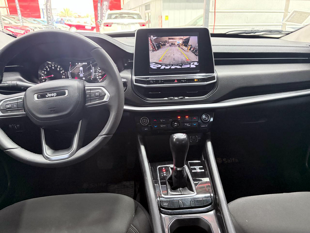 Jeep Compass — foto 14 de 15