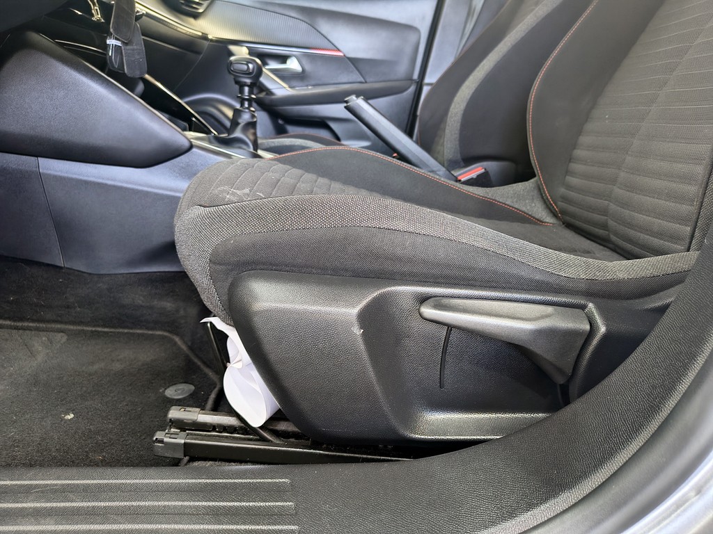 PEUGEOT 2008 2021 - Foto 12