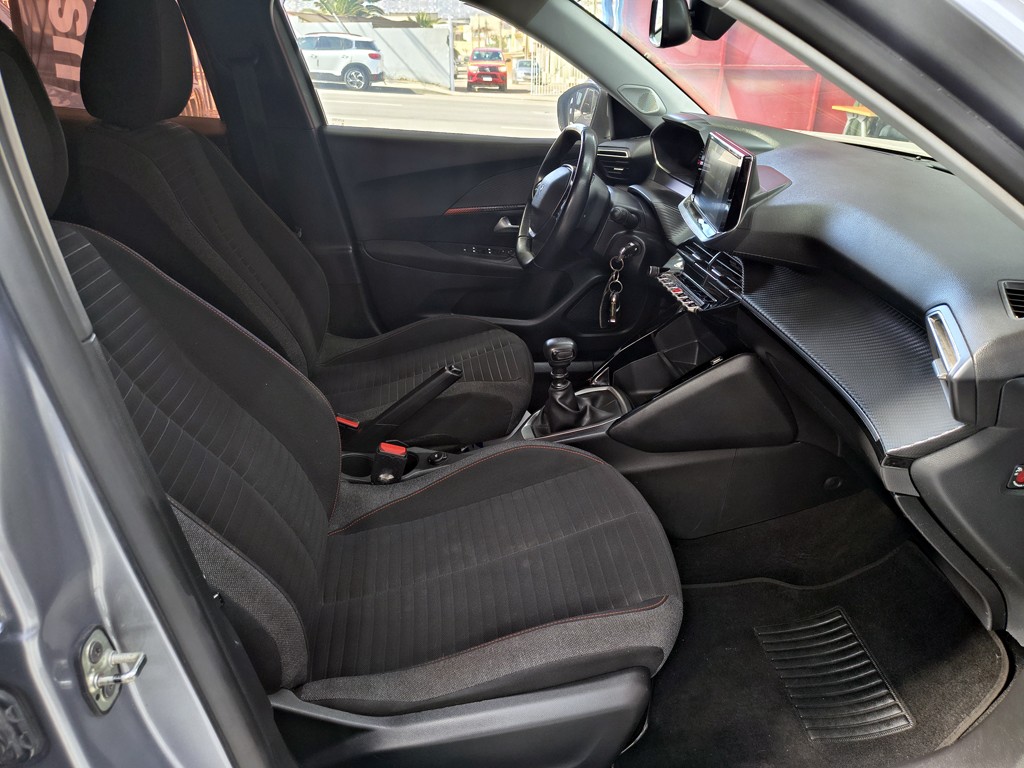 PEUGEOT 2008 2021 - Foto 24
