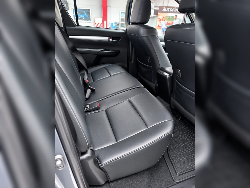 Toyota Hilux — foto 5 de 6