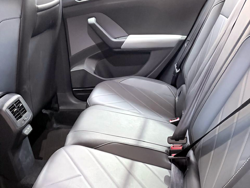 Volkswagen T-Cross — foto 16 de 18