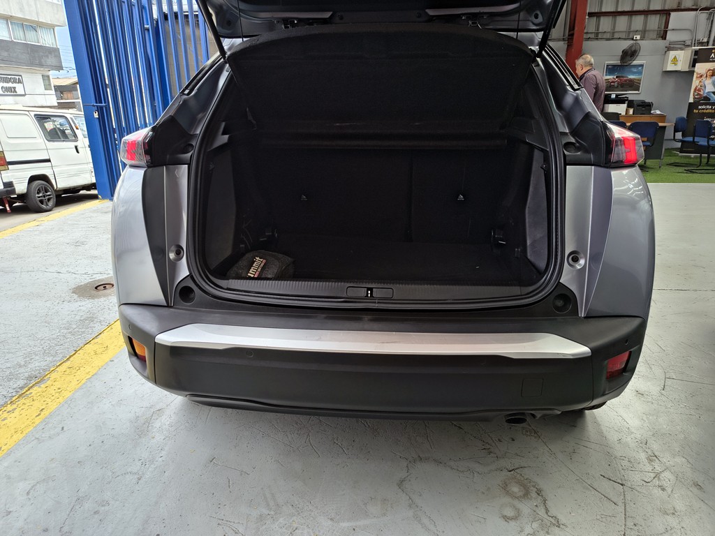 Peugeot 2008 — foto 23 de 23