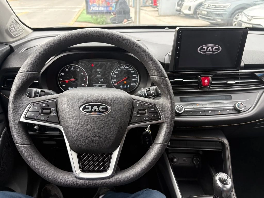 JAC Js4 — foto 7 de 12