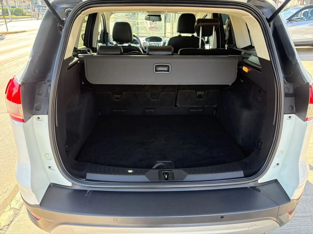 Ford Escape — foto 11 de 12