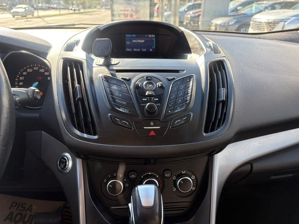 Ford Escape — foto 9 de 12