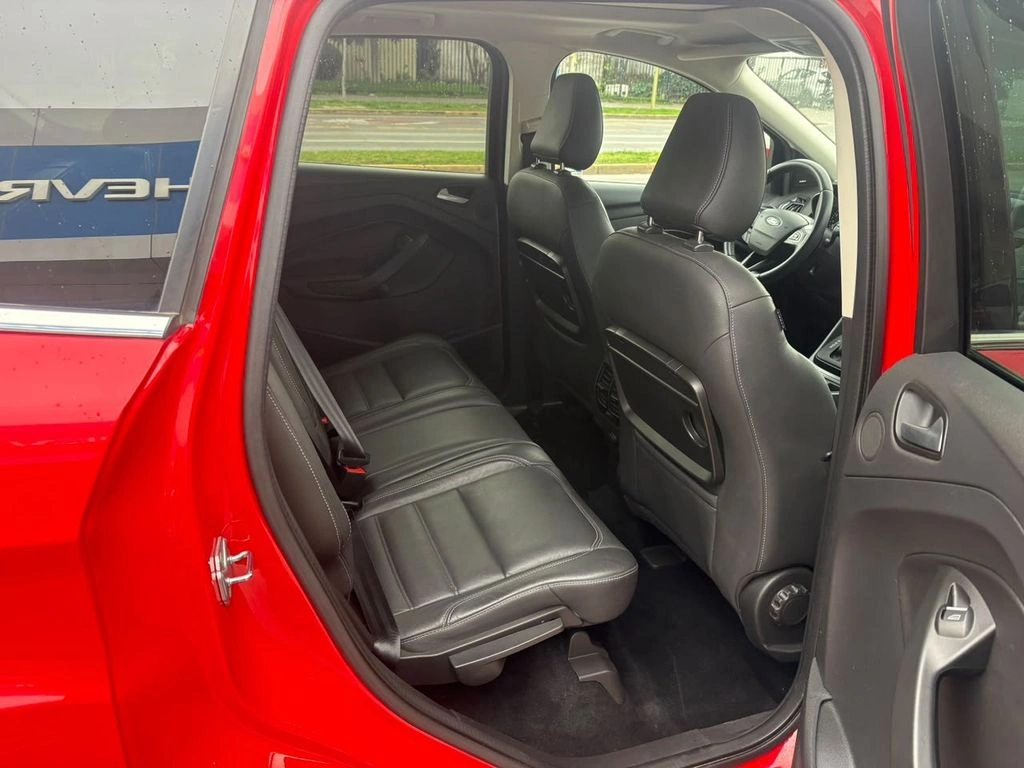 Ford Escape — foto 4 de 8