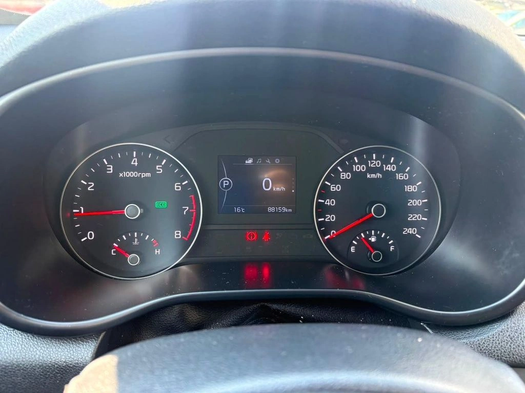 KIA Sportage — foto 8 de 10