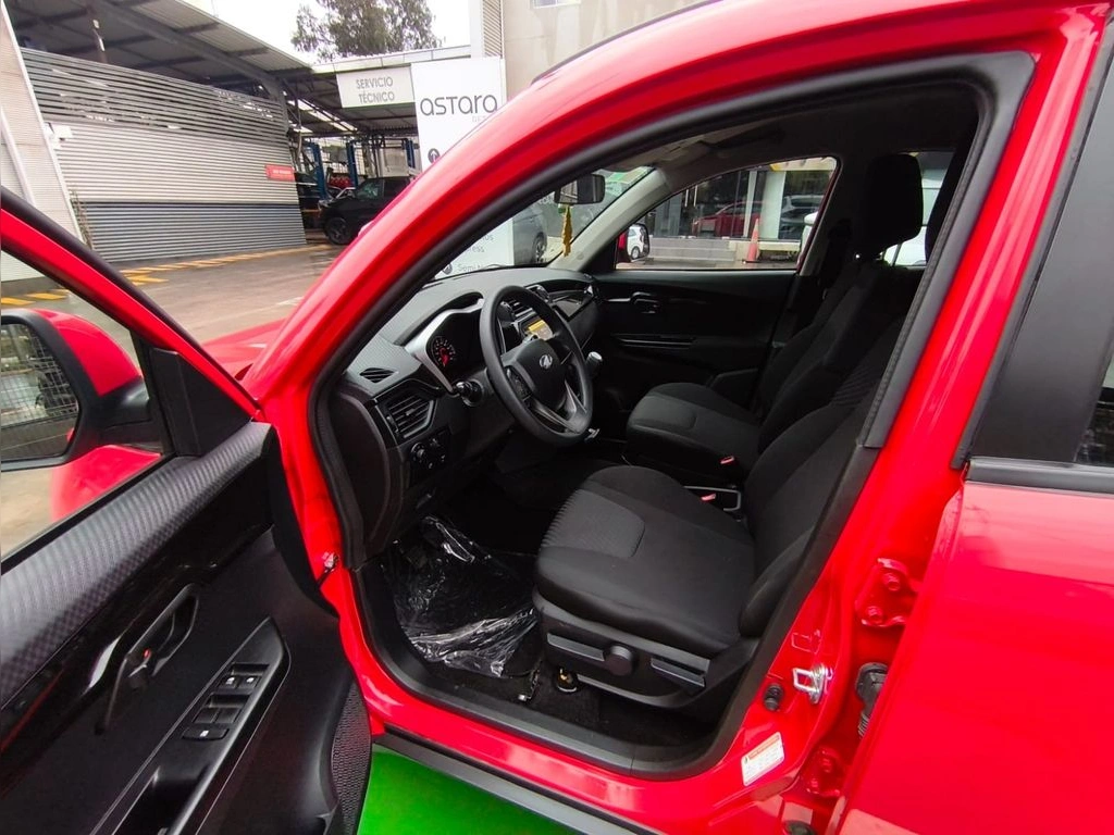 MAHINDRA KUV100 2021 - Foto 12