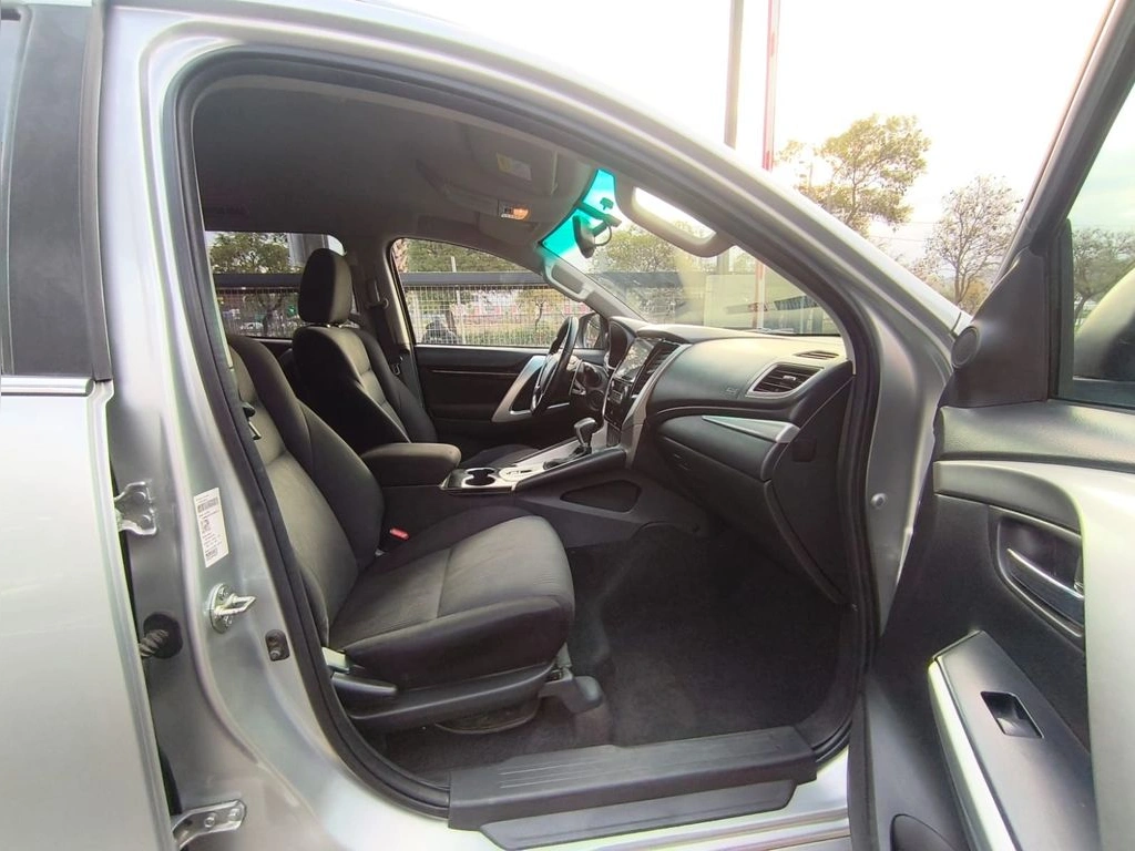 MITSUBISHI MONTERO SPORT 2020 - Foto 19
