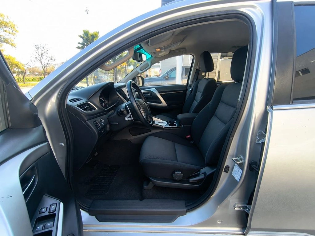 MITSUBISHI MONTERO SPORT 2020 - Foto 12