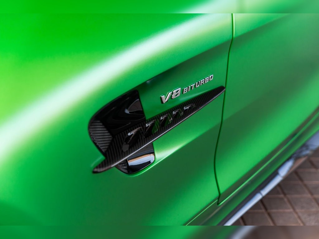 MERCEDES-BENZ AMG GT-R 2022 - Foto 18