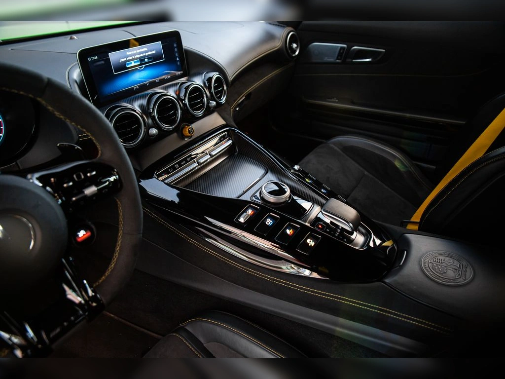 MERCEDES-BENZ AMG GT-R 2022 - Foto 23