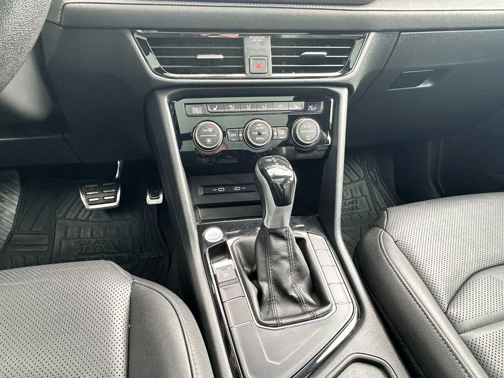 VOLKSWAGEN TAOS 2022 - Foto 17