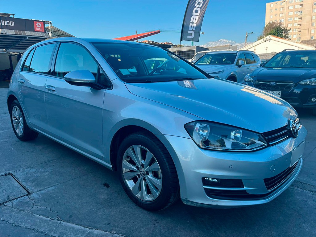 VOLKSWAGEN GOLF