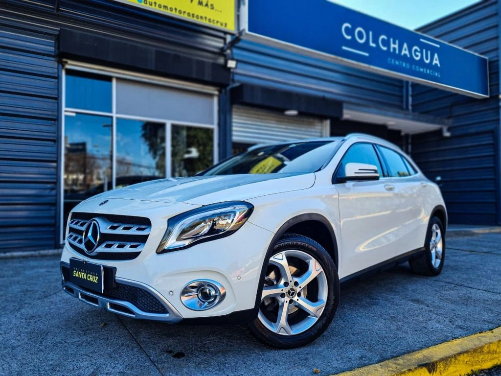 MERCEDES-BENZ GLA 200