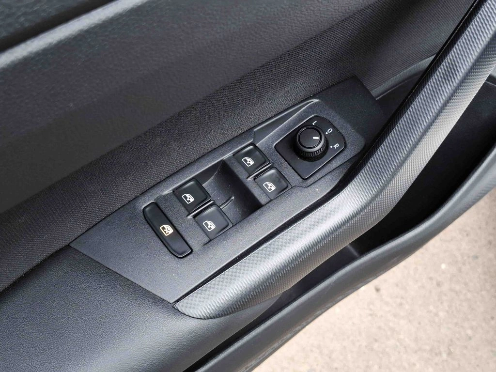 Volkswagen Polo — foto 13 de 31