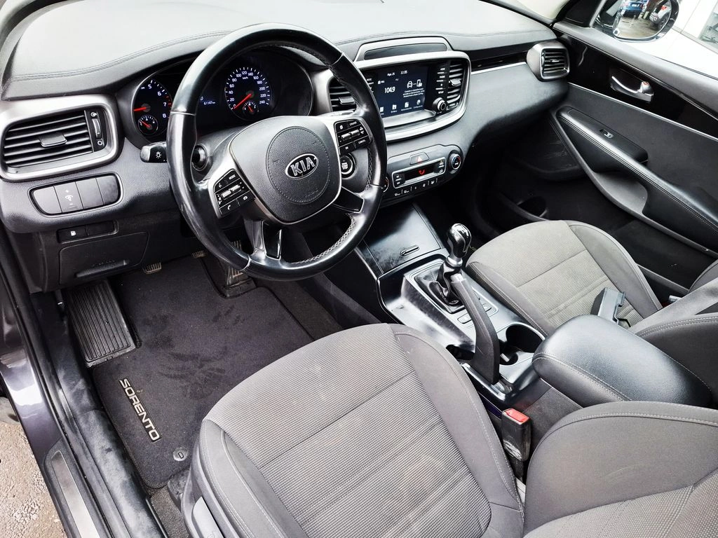 KIA Sorento — foto 16 de 33