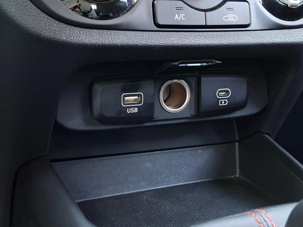 Hyundai Grand I10 — foto 21 de 29