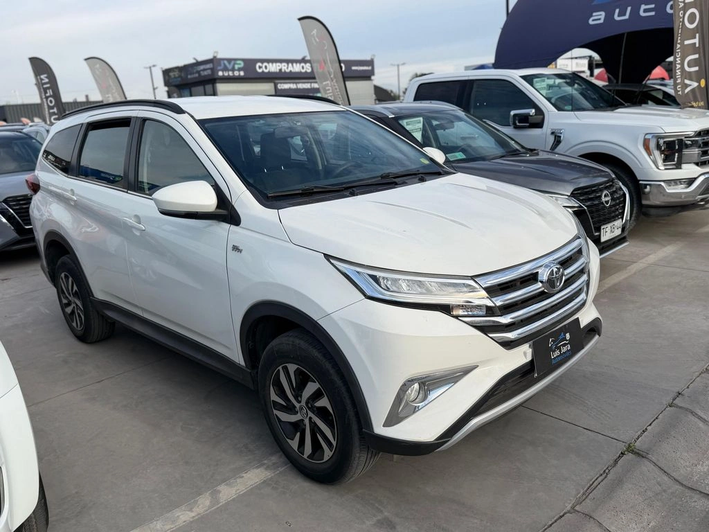 TOYOTA RUSH