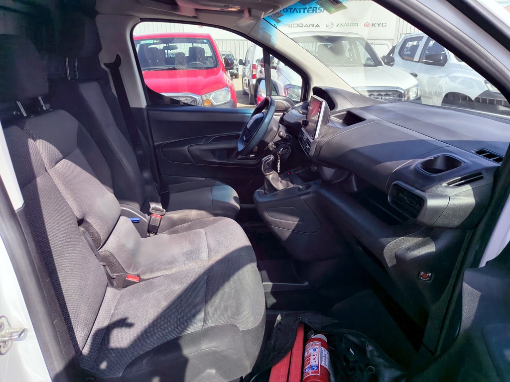 PEUGEOT PARTNER 2023 - Foto 16