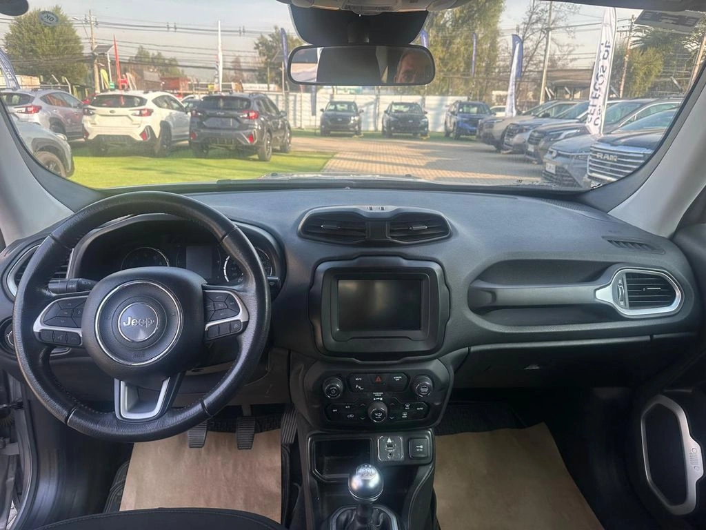 Jeep Renegade — foto 22 de 27