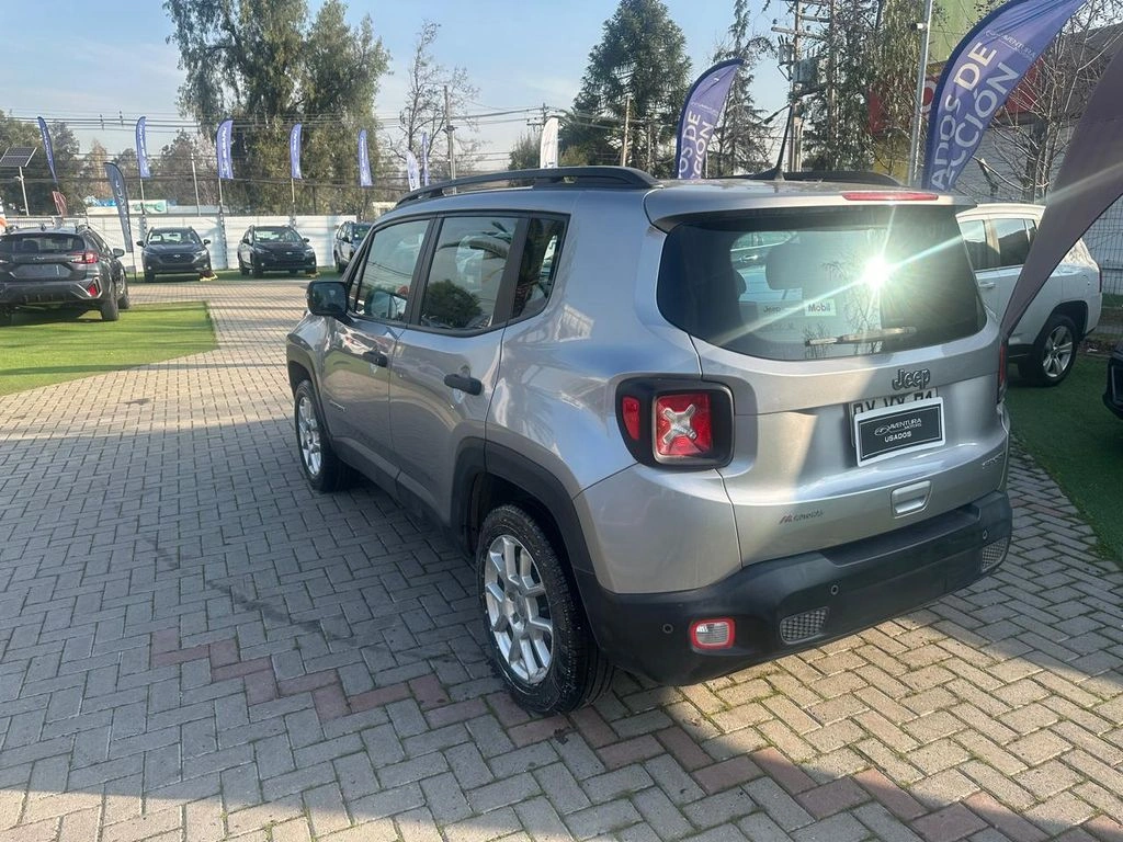 Jeep Renegade — foto 6 de 27