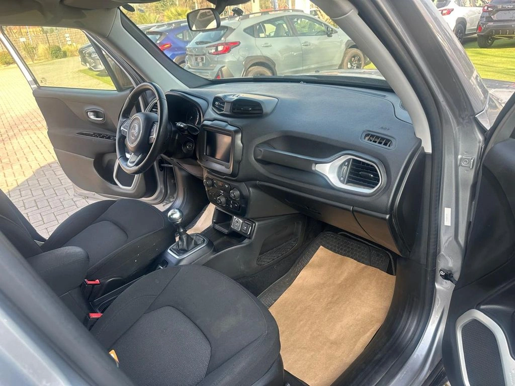 Jeep Renegade — foto 19 de 27