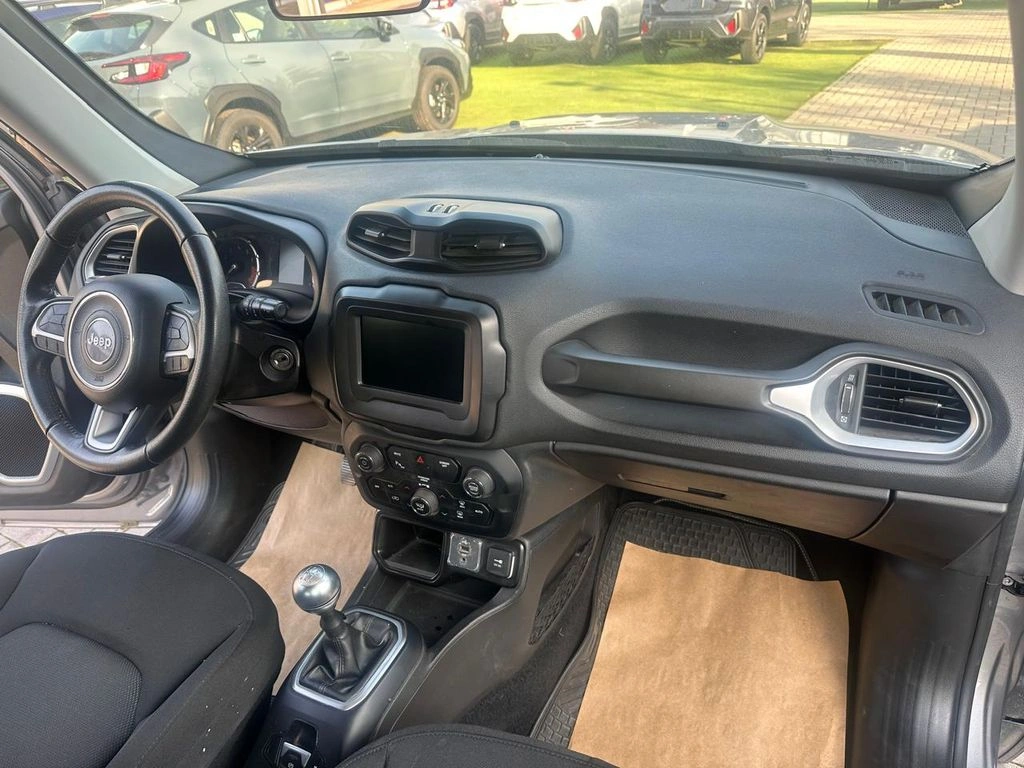 Jeep Renegade — foto 20 de 27