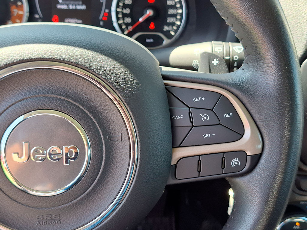 Jeep Renegade — foto 12 de 22